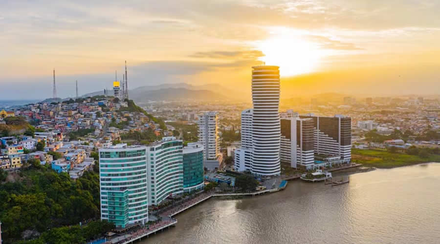 Ecuador Bound: Guayaquil’s Riverfront – Ecuador