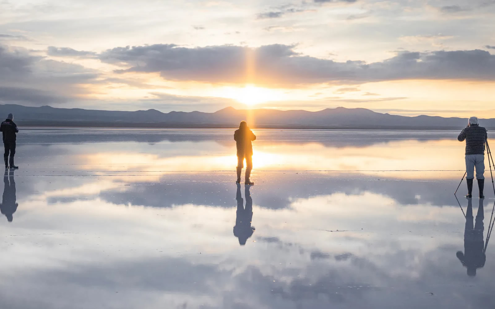 Salar de Uyuni horizon on a 12-day Peru and Bolivia honeymoon