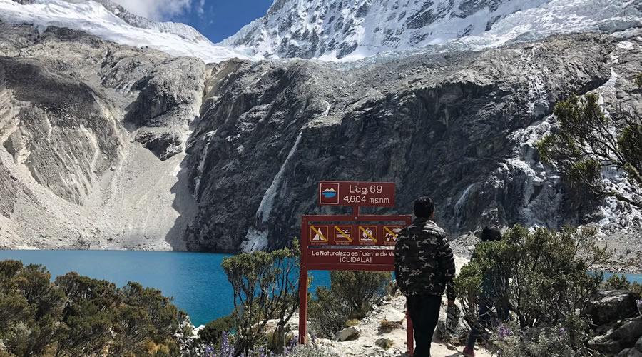 Turquoise Lake 69 below the glaciers of the Cordillera Blanca