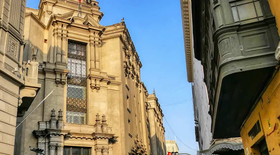 Lima Arrival: Your South America Adventure Starts – Peru