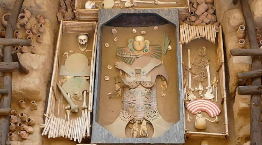 Gold ornaments of the Lord of Sipán